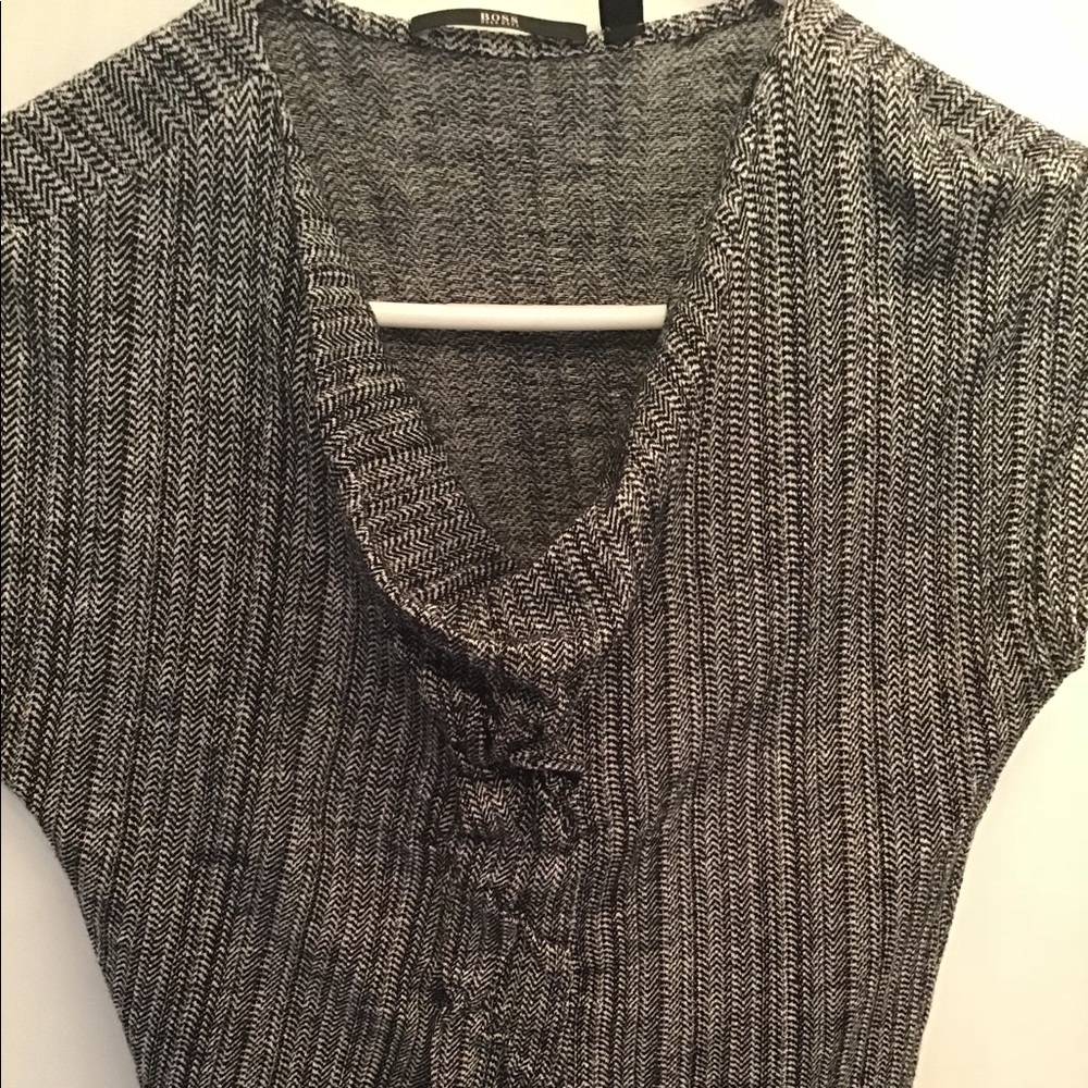 Hugo Boss sleeveless black and white top